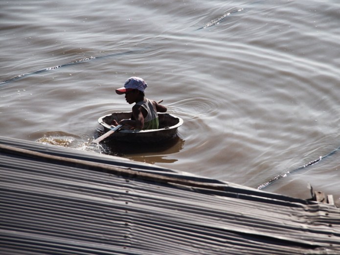 Tonle-Sap-kid